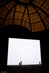 Ecran géant au Grand Palais, Paris, France.