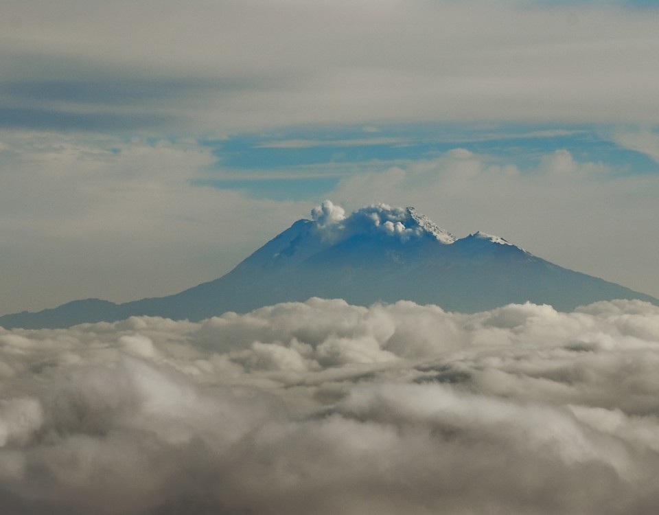 Volcan Cumbal au dessus des Nuages, Nariño, Colombie.